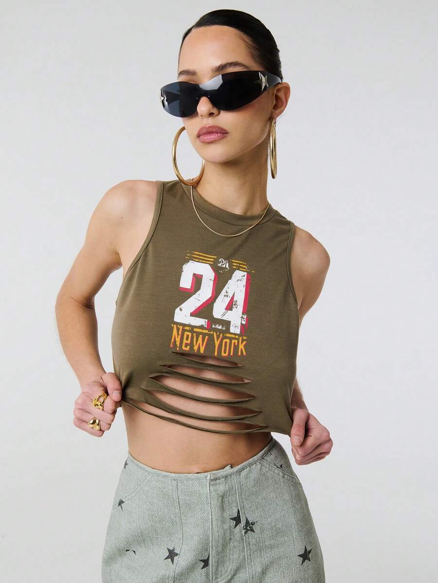 TypaGal 仿旧镂空字母印花短款背心，时尚