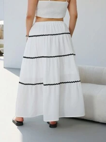 SHEIN EZwear Plus Size White Color Block Floral Trim Long Skirt, Spring/Summer Resort Wear - White - View 2