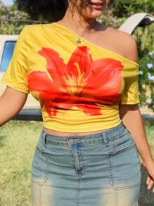 SHEIN EZwear 大码不对称露肩大花卉印花 T 恤，适合春夏海岛度假 - 黃色 - 查看 4