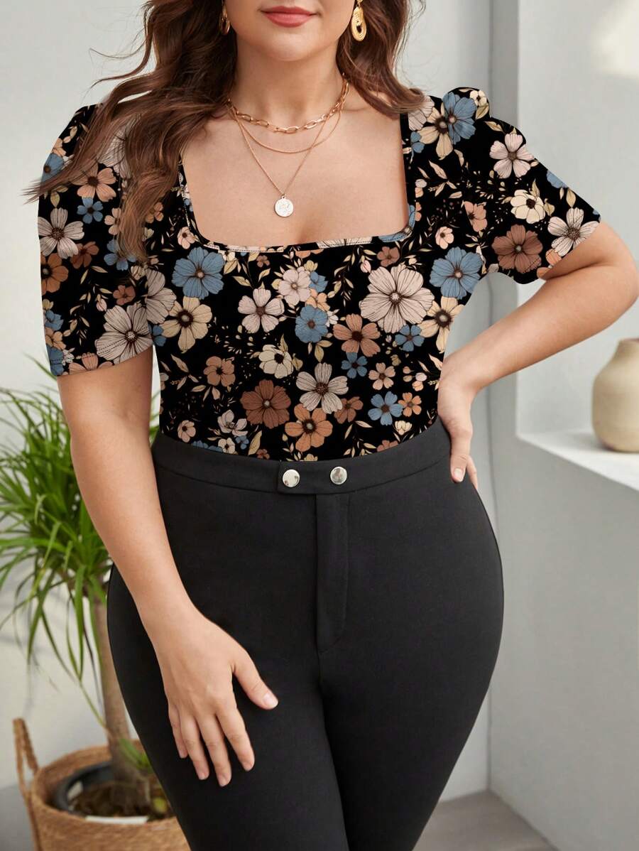 SHEIN Privé 花卉图案女式加大码短袖方领 T 恤，适合夏季 - 黑色 - 查看 1