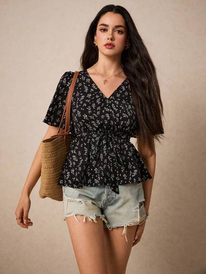 Poéselle 碎花蝴蝶袖荷葉邊下擺襯衫