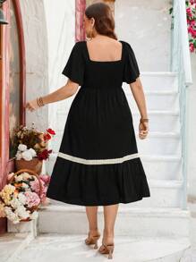 SHEIN Clasi Vestido sin mangas con cuello cuadrado, con volantes y empalmes para mujer talla grande - Negro - Ver 2
