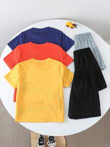 SHEIN 2 件套年轻男孩卡车印花短袖 T 恤和短裤套装 - 彩色 - 查看 2