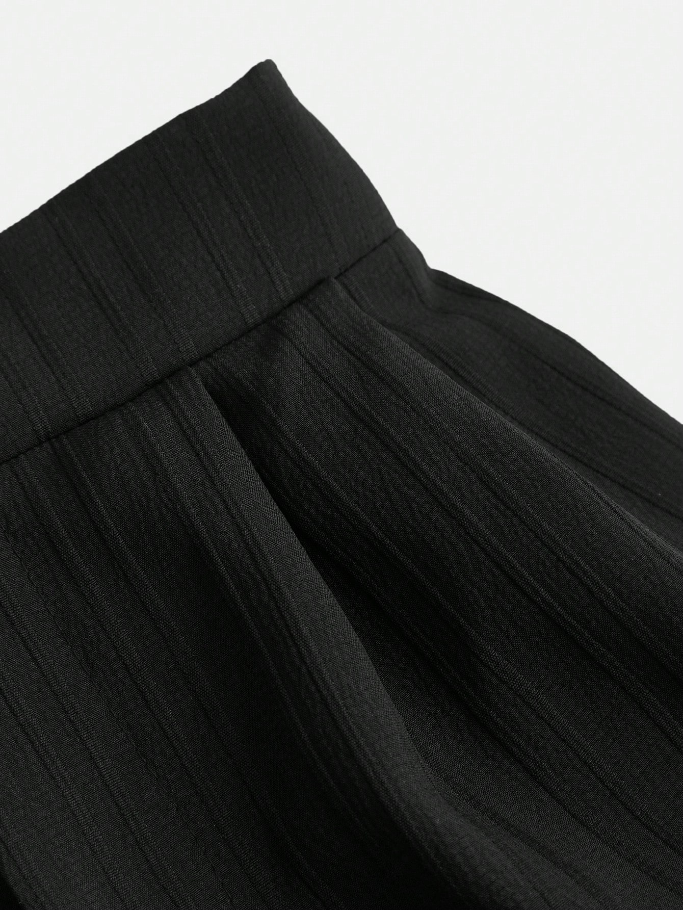 بنطلون واسع مطرز بخطوط عمودية بنمط مزرر للطفلات ال...