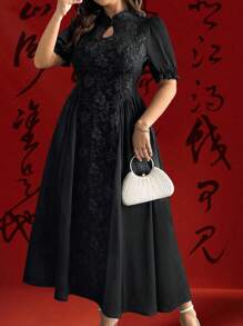 SHEIN Unity 大码优雅新中式提花拼布缎面连衣裙 - 黑色 - 查看 3