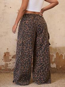 SHEIN ICON Plus Size Women Leopard Print Loose Cargo Pocket Denim Jeans