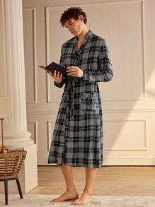 Manfinity Men's Plaid Shawl Collar Long Sleeve Casual Sleepwear Robe