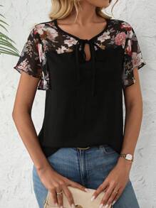 EMERY ROSE 女士花卉印花拼布黑色面料荷叶边短袖 T 恤，休闲日常穿着，春夏 - 彩色 - 查看 1