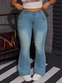 SHEIN ICON 大码弹力修身洗水喇叭牛仔裤 - 淺色水洗藍 - 查看 1