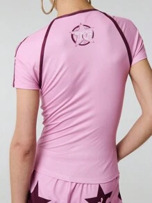 TypaGal Camiseta ajustada de atletismo retro con bloques de color y rayas con letras