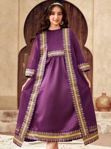 SHEIN 少女紫色和深紫色缎面金色宫廷图案印花网眼长袖超长开衫连衣裙，优雅优雅宫廷公主裙，2 件套，适合开斋节、建国纪念日 - 紫色 - 查看 3