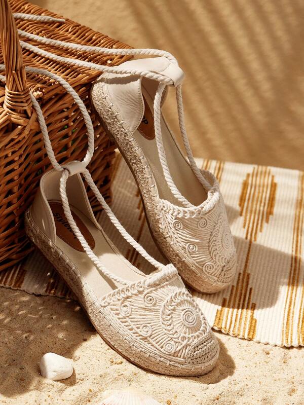 Styleloop Women Fashion Apricot Hollow Embroidery Lace-Up Flat Round Toe Woven Slip On Loafers, Suitable For Dating, Party, Shopping, Beach