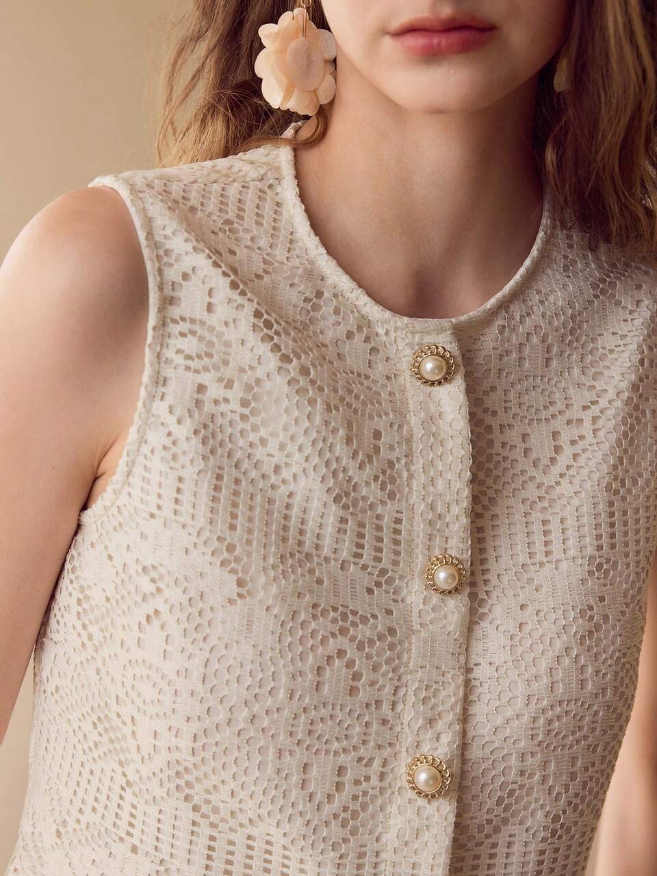MOTF LACE BUTTON UP SLEEVELESS TOP