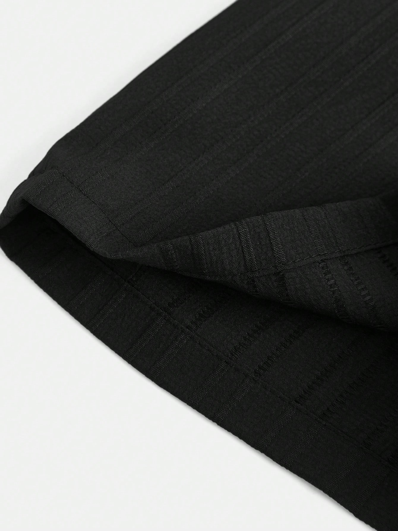 بنطلون واسع مطرز بخطوط عمودية بنمط مزرر للطفلات ال...