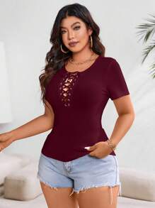 SHEIN Unity 大码休闲简约纯色交叉领带短袖 T 恤 - 酒紅色 - 查看 3