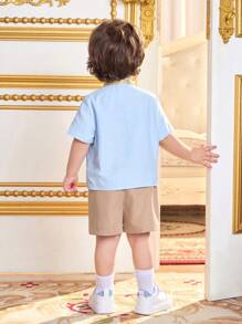 SHEIN 2pcs Baby Boy Summer Cute Luxurious Gold Ribbon Blue Short Sleeve Shirt And Khaki Shorts Set, Suitable For Birthday Party, Evening Party, Performance, Wedding, One-Month, Baptism And 1st Birthday Celebration, Baby Shower - Multicolor - View 2