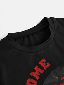 SHEIN Camiseta deportiva de manga corta, cuello redondo, elástica, cómoda, con estampado gráfico de baloncesto, para niños. Fabricada en tela de poliéster mezclado, lavable a máquina, transpirable y ligera para el uso diario y actividades al aire libre de niños en verano. - Negro - Ver 6