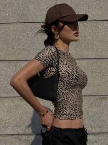 DAZY 豹纹修身圆领 T 恤，简约休闲日常穿着 - 棕色 - 查看 7