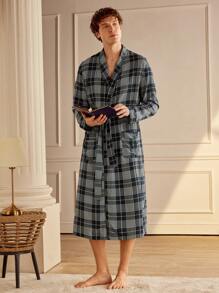Manfinity Men's Plaid Shawl Collar Long Sleeve Casual Sleepwear Robe