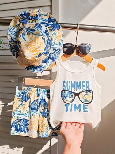 男婴三件套热带植物印花无袖上衣+配套短裤和帽子，柔软舒适，适合宝宝夏季穿着，居家、外出和度假皆宜。夏季男童服装