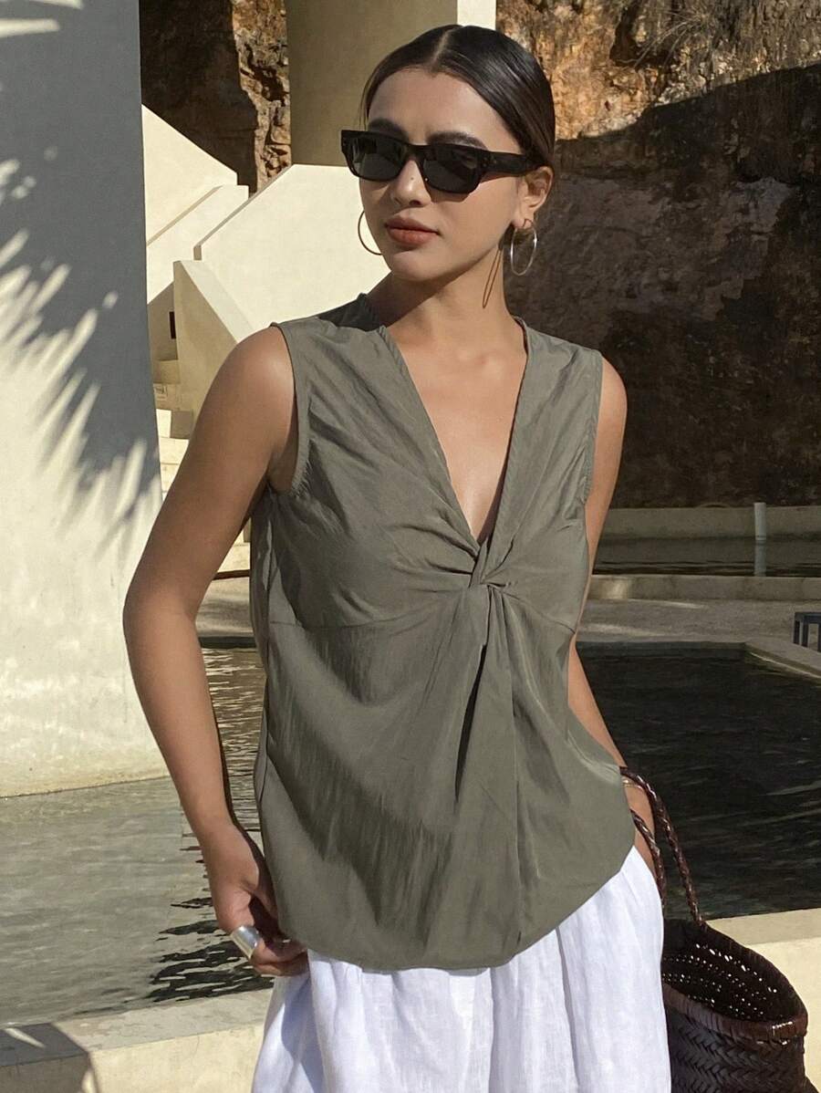 DAZY V-Neck Sleeveless Fitted Women Tank Top Going Out Tops - White - View 1