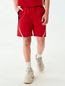 SHEIN Short de sport décontracté personnalisé de style rétro pour jeune garçon, un élément polyvalent indispensable pour les fêtes d'étudiants - Rouge - Voir 7