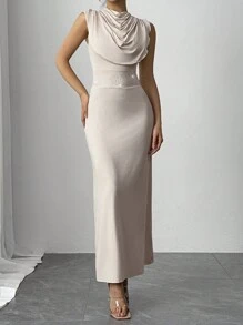 Firerie Elegante vestido largo minimalista, delicado y romántico, con cuello drapeado, tachuelas y cintura alta, ideal para citas, fiestas y uso diario, en color beige