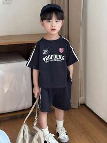 Dazy Kids 2 件套休闲套装：小男孩简约风格短袖上衣和短裤，返校服装 - 藏蓝色 - 查看 1