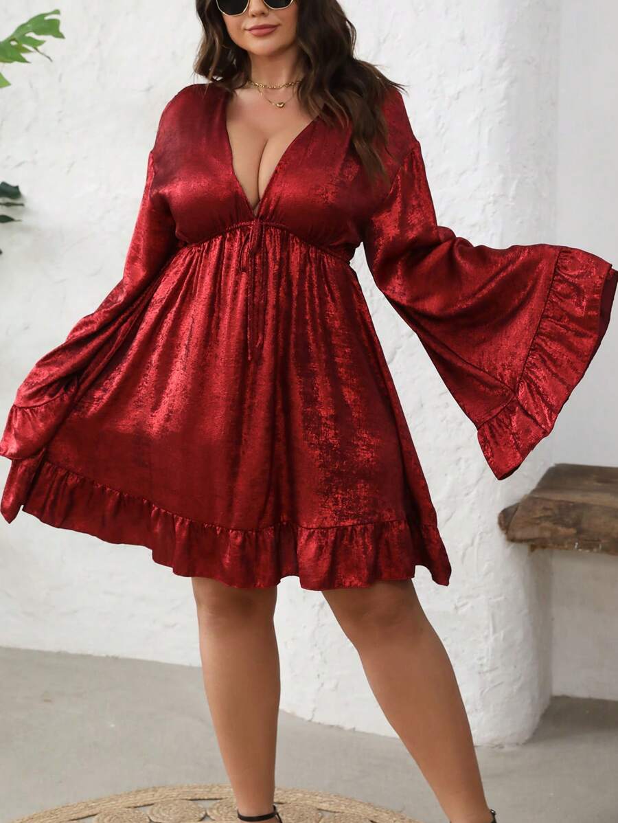 SHEIN Clasi 大码 V 领拼布荷叶边下摆短款金属面料连衣裙 - 酒紅色 - 查看 1