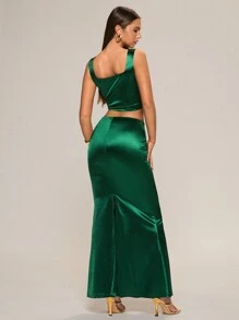 Glamine Nuevo conjunto de 2 piezas para mujer con parte superior de satén de tirantes sin mangas corta y falda de sirena con abertura lateral y cintura baja, elegante y delgado tejido, apto para las cuatro estaciones, color verde oscuro