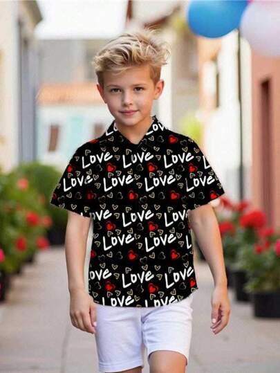 SHEIN Leap Crew Camisa tejida de manga corta con cuello vuelto, estampado de letras y corazones de estilo callejero casual para niños y preadolescentes, ideal para el Día de San Valentín