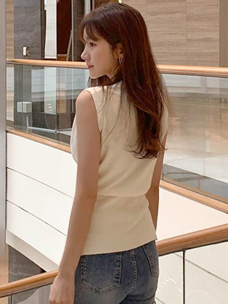 Women Round Neck Asymmetrical Twist Solid Color Sleeveless Knit Top, Apricot, Spring/Summer