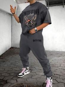 SHEIN Set de 2 piezas para adolescentes varones con camiseta de manga corta casual y pantalones jogger tipo cargo, look deportivo de estilo punk rock para uso diario, fiestas, festivales de música, primavera/verano, color gris oscuro
