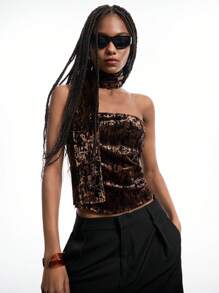 LYSMO Camiseta de tirantes de corte estetico Y2K plisada y de ajuste ceñido para mujer - Negro y oro - Ver 5