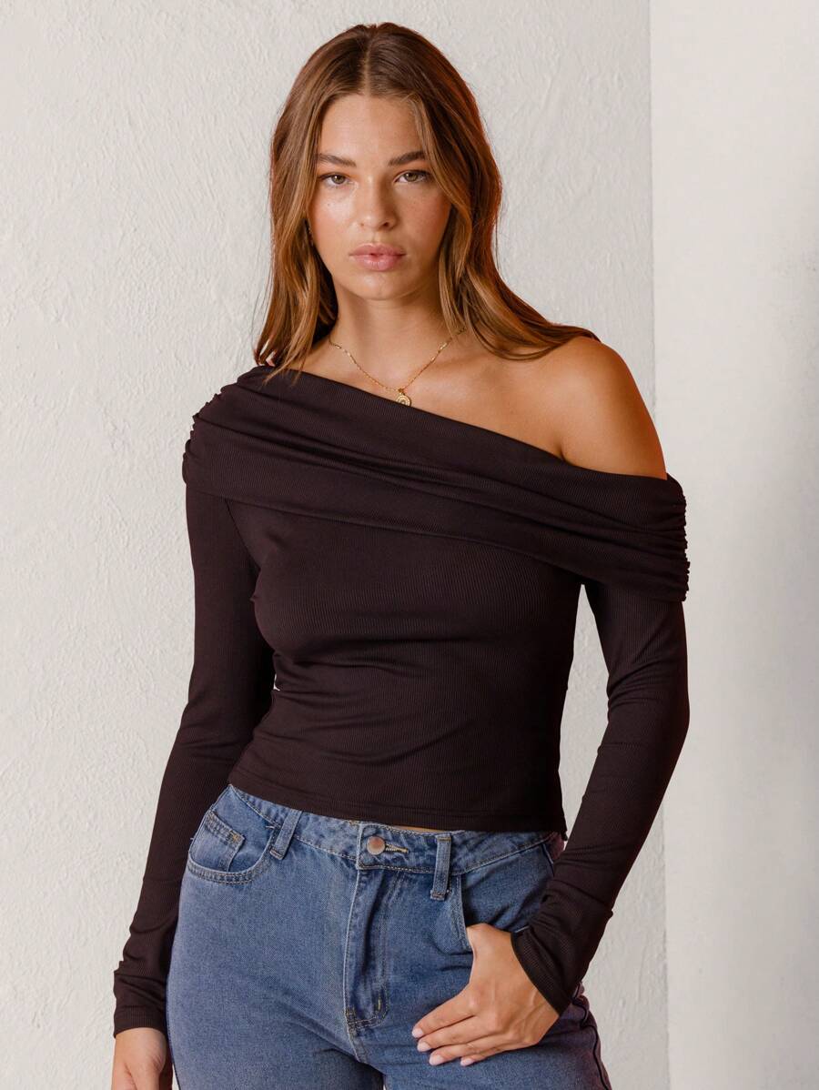 Aralina 黑色长袖不对称肩新年上衣 - 黑色 - 查看 1