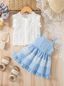 SHEIN Vestido azul con tirantes, decoración de volantes, y chaqueta de encaje blanco para niñas, conjunto elegante y dulce para verano