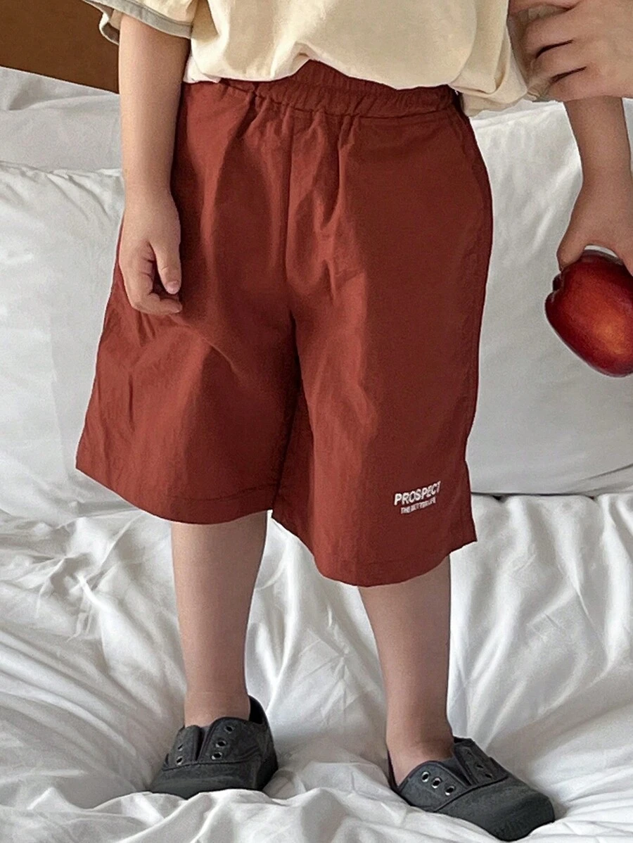 DAZY Young Boy Letter Print Elastic Waist Pocket Casual Shorts - Red - View 1