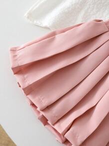 SHEIN Playful Pals 2 件套 女婴幼儿（0-3 岁）优雅校园帽袖 V 领纹理花卉无袖上衣衬衫搭配蝴蝶结格子荷叶边裙粉色套装 - 粉色 - 查看 4