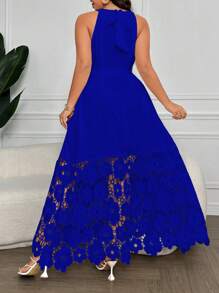 SHEIN Clasi 大码女式纯色花朵镂空优雅吊带裙