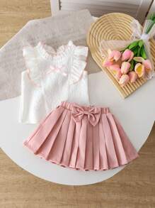SHEIN Playful Pals 2 件套 女婴幼儿（0-3 岁）优雅校园帽袖 V 领纹理花卉无袖上衣衬衫搭配蝴蝶结格子荷叶边裙粉色套装 - 粉色 - 查看 1