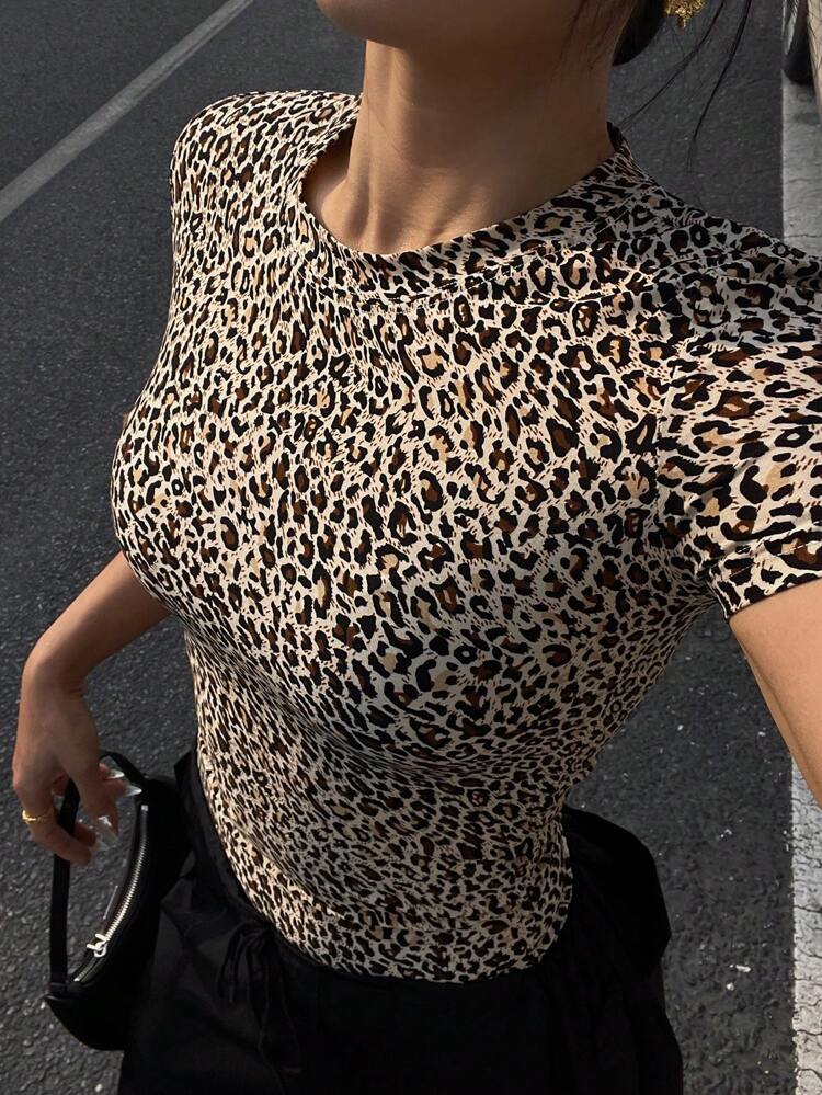 Leopard Print Slim Fit Crew Neck T-Shirt, Minimalist Casual Everyday Wear