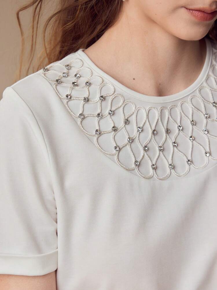 RHINESTONE DETAIL RUCHED SIDE T-SHIRT