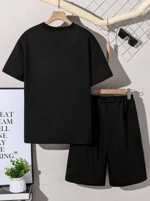 SHEIN Teenager Jungen Lässig minimalistisches Denim Patchwork T-Shirt kombiniert mit Shorts, geeignet für Frühling/Sommer Alltags Outfits