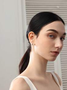 MOTF PREMIUM 18K 镀金铜蝴蝶耳钉