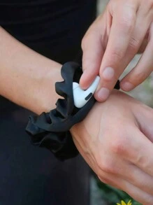 SHEIN 1 pieza Coletero de bolsillo con cremallera oculta, coletero de terciopelo con bolsillo con cremallera, élastico de pelo con bolsillo secreto para efectivo, llaves, lápiz labial, bandas élasticas para el cabello de mujer, organizador de estilo minimalista para vacaciones, organizador de maquillaje de gran capacidad para lápiz labial, brochas, cuidado de la piel, teléfono móvil, monedas, pequeños artículos, vibraciones bohemias