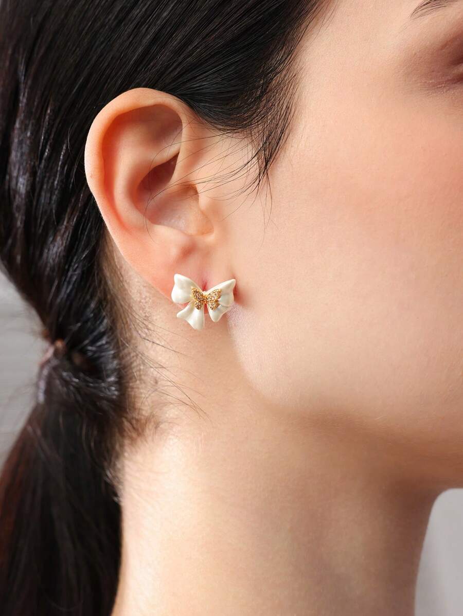 MOTF PREMIUM 18K 镀金铜蝴蝶耳钉