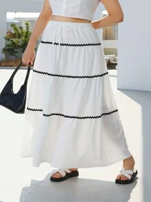 SHEIN EZwear Plus Size White Color Block Floral Trim Long Skirt, Spring/Summer Resort Wear - White - View 8