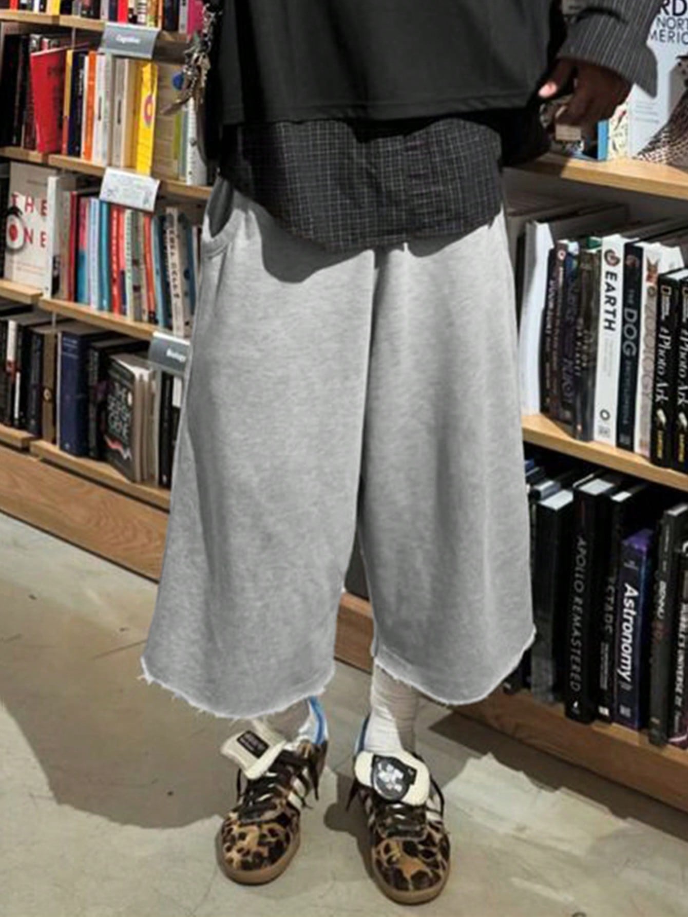 Manfinity Dauomo Men's Solid Color Elastic Waist Pockets Wide Leg Casual Pants