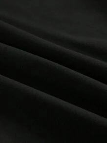 SHEIN LUNE Camiseta de manga corta con colorblock, flores diminutas y trébol de San Patricio para tallas grandes para el verano - Negro - Ver 4