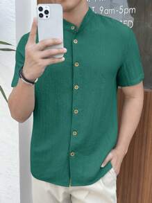 SHEIN X ELOISA & ORSON Manfinity VCAY Men's Solid Color Short Sleeve Single-Breasted Casual Woven Shirt